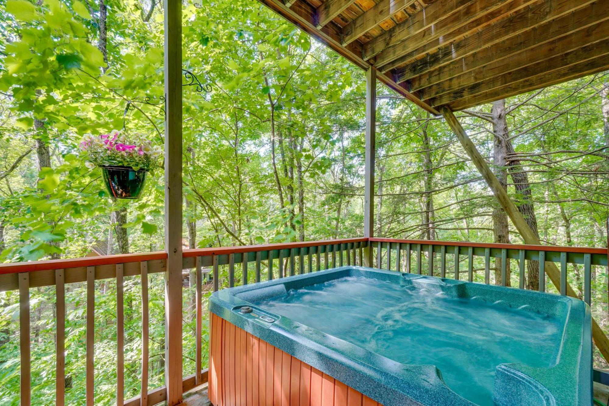 Smoky Mountain Cabin With Deck And Hot Tub! Pigeon Forge Kültér fotó